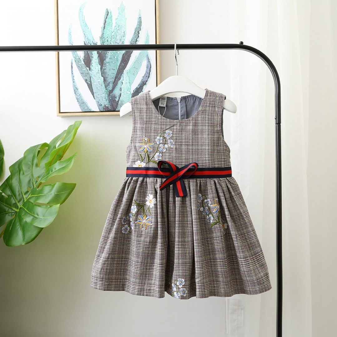 Sleevless Checkers Dress
