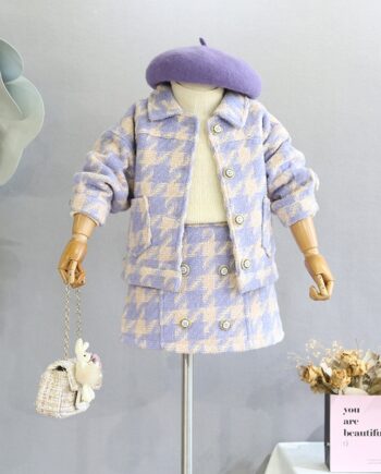Woolen plaid short section coat and skirt