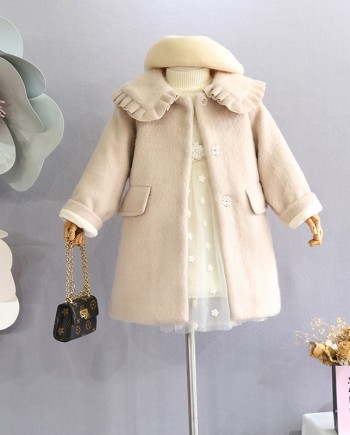Pleeted collar woolen coat